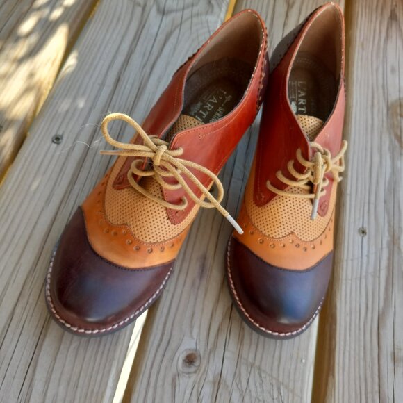 NWOT L'Artiste Vintage Inspired Leather Spectator Wingtip Short Heel Booties - Picture 1 of 10